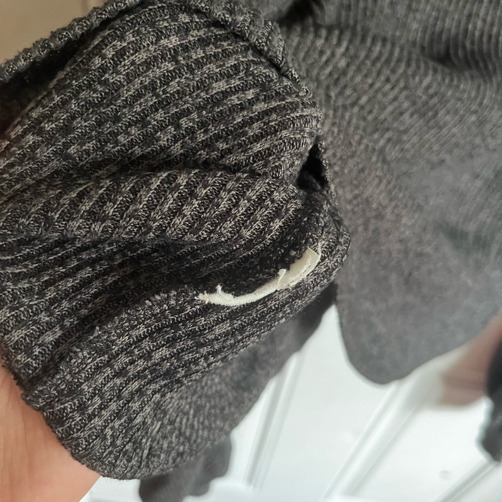 Hollister | Cropped Ribbed Turtleneck - Picture 5 of 7